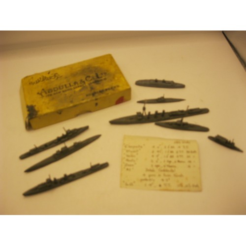 147 - A quantity of small Battleships (between approx. 1.5 to 2 inches length