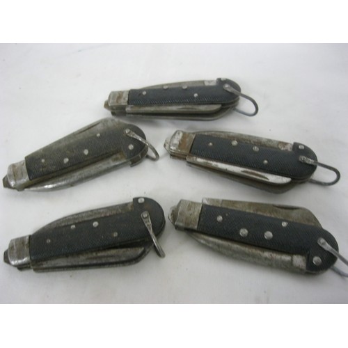 40 - 495 WW2 period undated British military Clasp or Jack knife. Each knife consisting of large blade, t... 