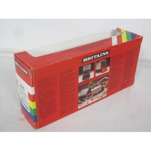 121 - Britains 9580 Animal Transporter, boxed. Light storage to box