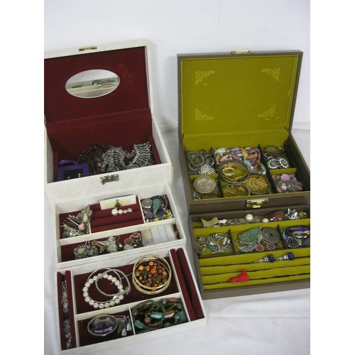 141 - 2 jewellery boxes containing costume jewellery