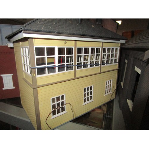 23 - O gauge lineside building to include a loose replica of Reading Terminal building , a Resin Water to... 