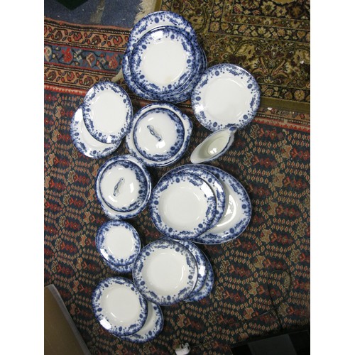 171 - A box of assorted blue & white china