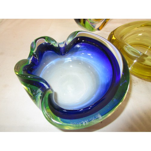 43 - Six pieces of Murano style glass along with a three footed glass bowl by Bleikristall Crystal.
All p... 