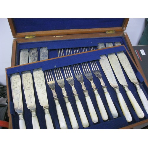 5 - A wooden-cased canteen of fish knives and forks