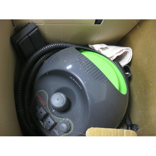 79 - A Vaporetto Classic 65 steam cleaner, boxed and in working order, complete. Vendor advises it has be... 