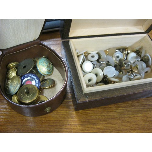 109 - A vintage inlaid wooden box containing studs and cufflinks and a vintage stud box, leather covered, ... 