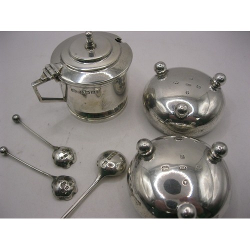 4 - A sterling silver condiment set with spoons, including glass liner for mustard, silver weight (witho... 