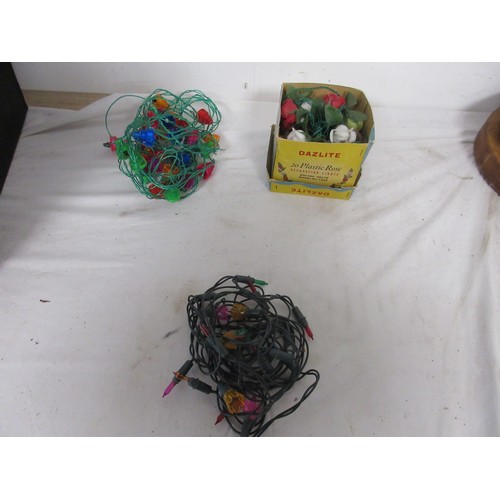 173 - Two sets of vintage Christmas lights, including boxed Dazlite Plastic Rose