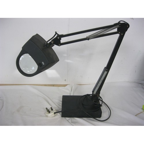 171 - A Contrast Lighting Luxo 4943 magnifying work lamp, made in Italy