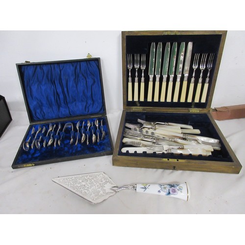 55 - An assortment of silver plate including a cased set of teaspoons and a canteen with assorted silver ... 