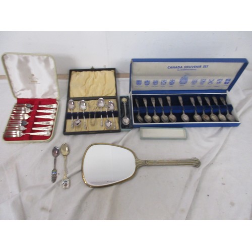 147 - A set of silver plate apostle spoons by James Dixon & Sons, cased, with tongs, a cased set of Viners... 