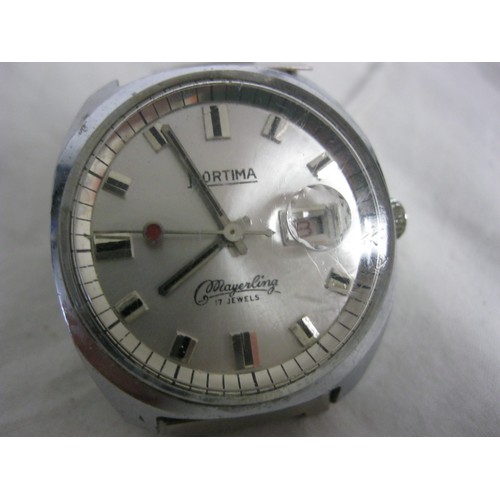 71 - An assortment of watches including a nice vintage Mortima 17 jewel automatic, a fashion watch named ... 