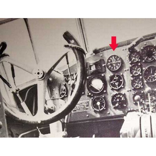 39 - A 1930s Luftwaffe issue Kienzle panel clock, 8 day mechanism, model FL 22602, likely from a Junkers ... 