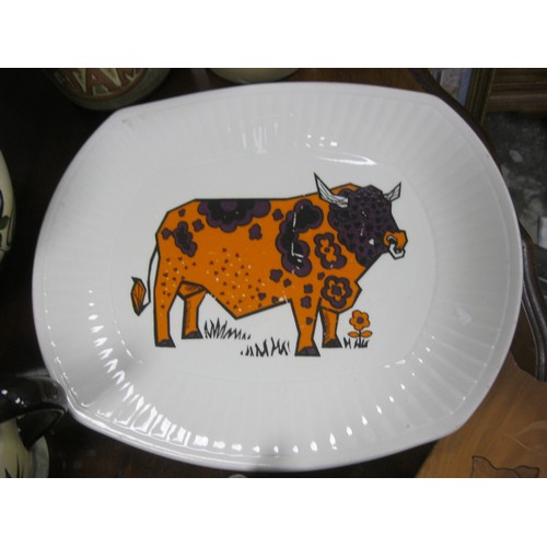 61 - Mixed lot of mid-Century Ceramics and Kitchenalia