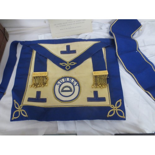 39 - Freemasonry - a masonic apron for Surrey, and various masonic books, The Oxford Ritual of Craft Free... 