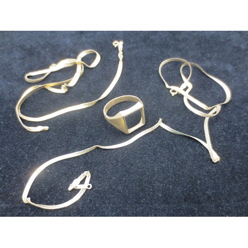 214 - A gentleman's 9 carat gold ring missing its stone, and a pair of ribbon necklaces in 9 carat gold, b... 