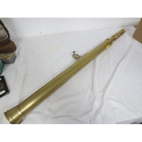 194 - A vintage style brass telescope marked on the lower section for Stanley of London, in good overall c... 