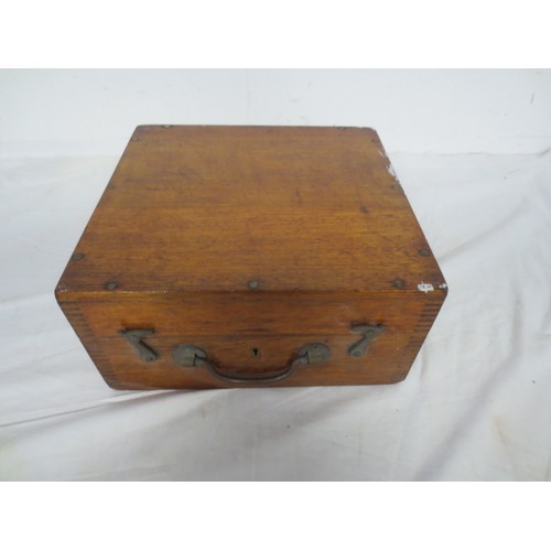 9 - A Hezzanith Instrument Works Heath & Co sextant in original wooden case, in good used cosmetic order... 