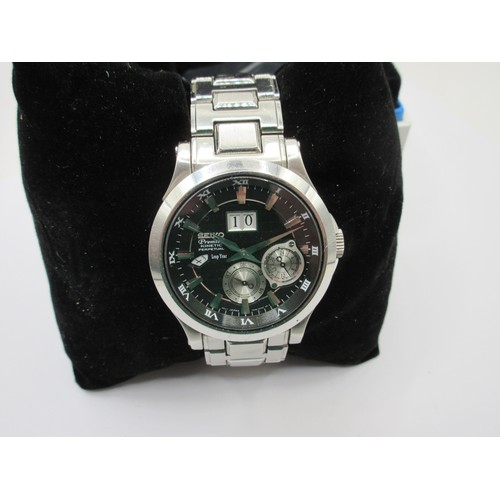 11 - Seiko Premier Kinetic Perpetual gents wristwatch, with original box, spare links, instructions and g... 