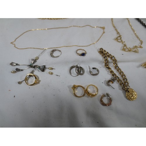 15 - A tub of mainly gold tone jewellery