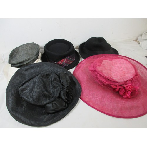 164 - A bag of ladies fur and other hats and a pair of ladies fur gloves