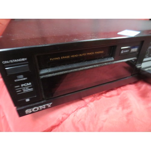42 - A Sony EV-S1000E Hi-8/Video 8 VCR