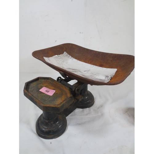 40 - A set of Greengrocers scales with weights as per pictures.