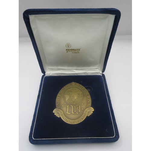 137 - A Boxed Bronze commemorative plaque in original box regarding the University of Lisbon now a closed ... 