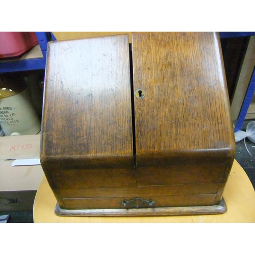 167 - An oak desktop stationary box in good condition