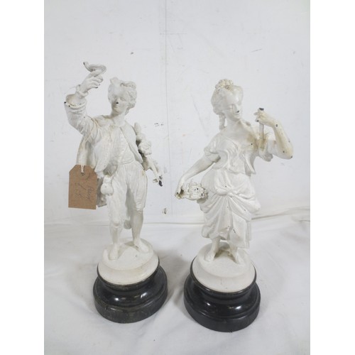 127 - A wall-mounting coaching style brass lamp, electric fitting, scallop shell border and surmounted by ... 