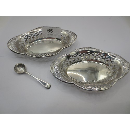 65 - A pair of silver bon bon dishes of lobed oval form with pierced rims, each with marks for Chester, 1... 