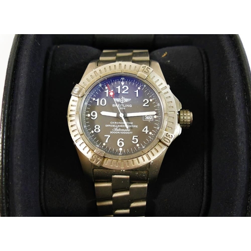 170 - A Breitling Avenger Seawolf gentleman's wrist watch, the black face with Arabic numerals and date wi... 