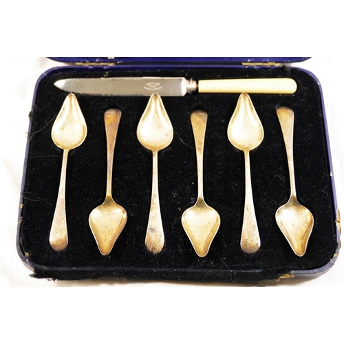 130 - A set of six silver grapefruit spoons, Sheffield 1938 by John Dixon and Sons, combined weight 4.41oz... 