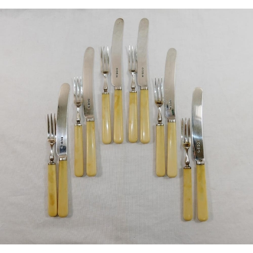 139 - A set of George V ivory handled silver tea knives and cake forks for six place settings, Sheffield 1... 