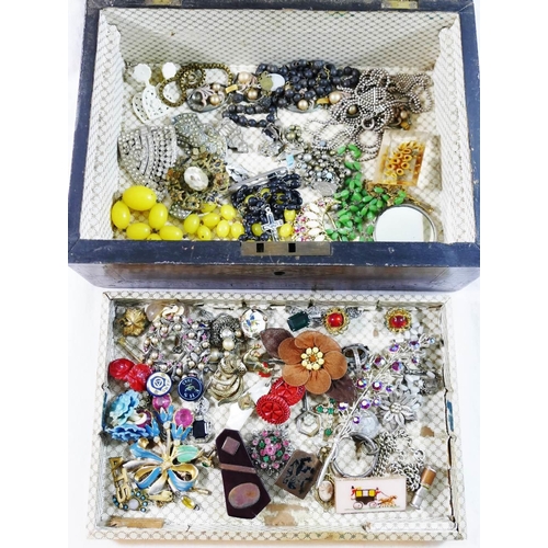 158 - Assorted Victorian and later costume jewellery including micromosaic items, silver, enamelled and pa... 