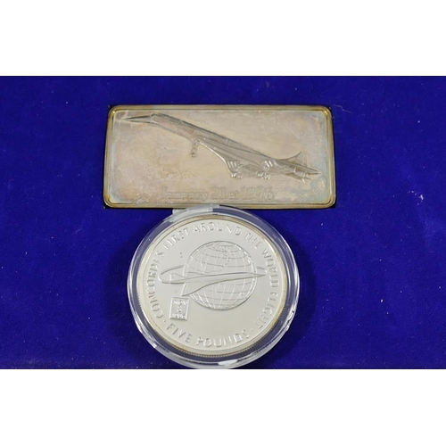 204 - Concord Interest - A Danbury Mint ingot commemorating Concorde's first flight, 21 January 1976, with... 