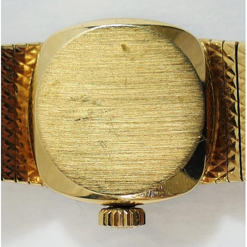 212 - A 1970's 9 carat gold cased Longines ladies bracelet watch, Birmingham 1978, with 17 jewel movement,... 