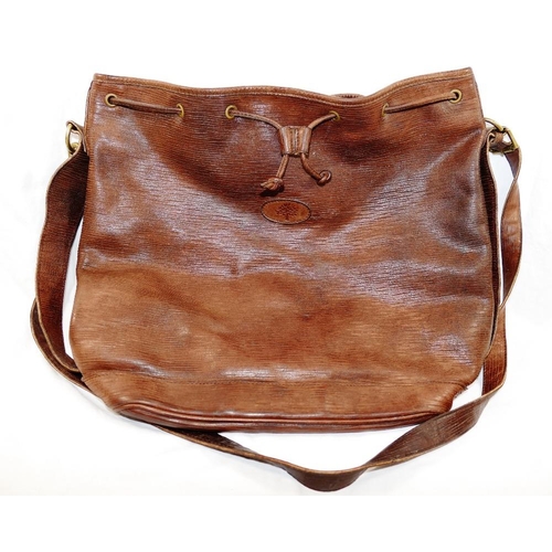 250 - A Mulberry leather handbag, with drawstring top, brass fittings and adjustable leather shoulder stra... 