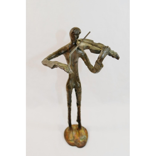 313 - A 20th century abstract bronze sculpture of a male violin player, 26.5cm high