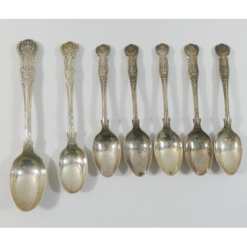 104 - A Edwardian part set of Queens pattern silver cutlery, London 1903 by W Hutton and Sons Ltd, compris... 