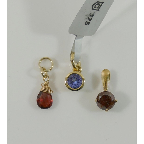 173 - A 9 carat gold Ethiopian opal single stone ring, and a matching opal pendant, each with 'Gemporia' c... 