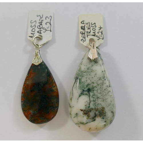 270 - A selection of moss agate jewellery comprised of two strings of graduated moss agate beads, a pair o... 