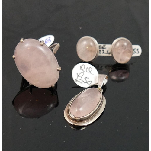 293 - A quantity of rose quartz jewellery, comprised of a large silver oval brooch, 4.1cm wide, an Art Nou... 