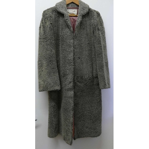 400 - A ladies Harella heavy winter coat with faux faux collar and an Escott grey winter coat (2 items)