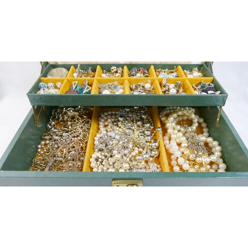 14 - Assorted costume jewellery including a large quantity of earrings and other items including faux pea... 