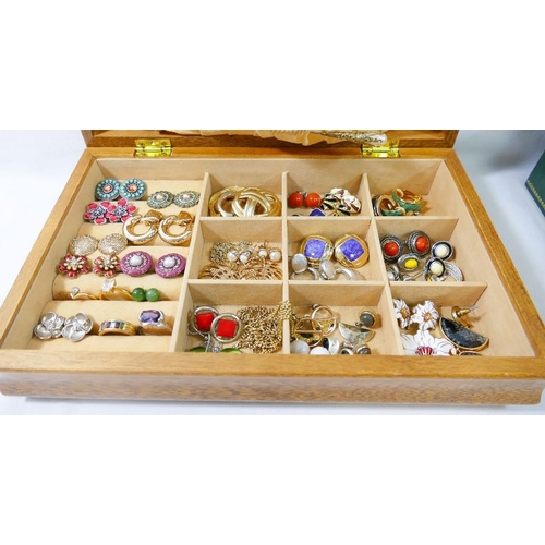 14 - Assorted costume jewellery including a large quantity of earrings and other items including faux pea... 