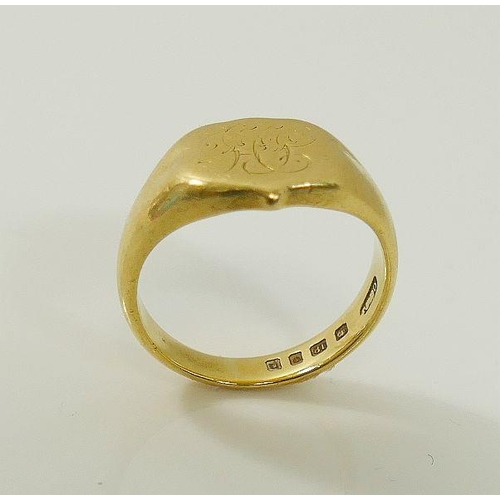 22A - An 18 carat gold signet ring, 8.5g, boxed, finger size N, and hallmark London 1928