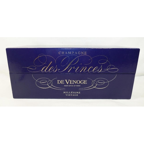 310 - A bottle of De Venogue Champagne des Princes, 1985, boxed with original label