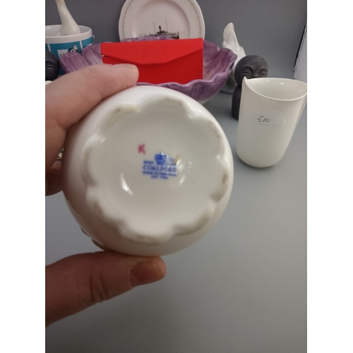 20 - Collection of named china and pottery items.