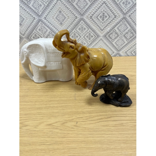 22 - Collection of elephants